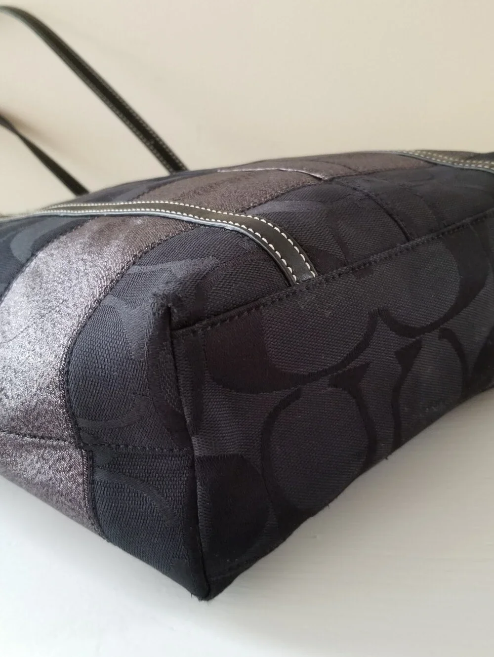 Coach bag has